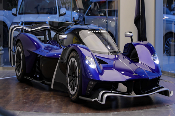 Aston Martin Valkyrie AMR Pro