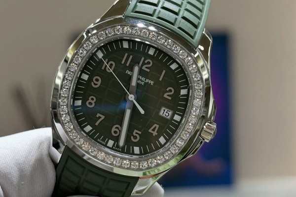 Patek Philippe Aquanaut Luce 5267/200A-011