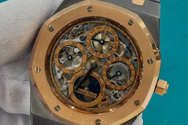 Audemars Piguet 25829TR Royal Oak limited 16 pieces