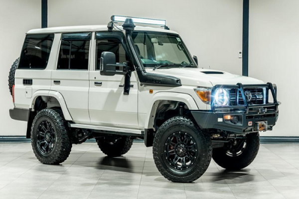 Toyota LC 76series LX V8 4WD